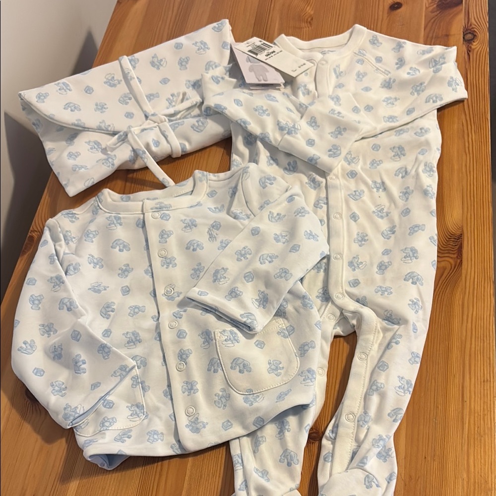 Ralph Lauren Baby Blue and White Pajamas Set 6-9 months 3 pieces